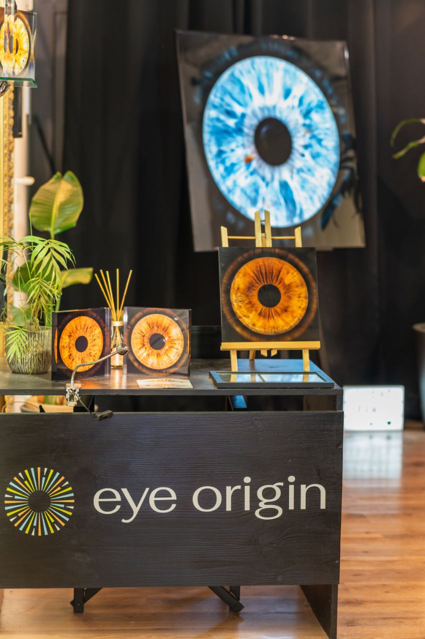 foto iris eye origin barcelona tienda